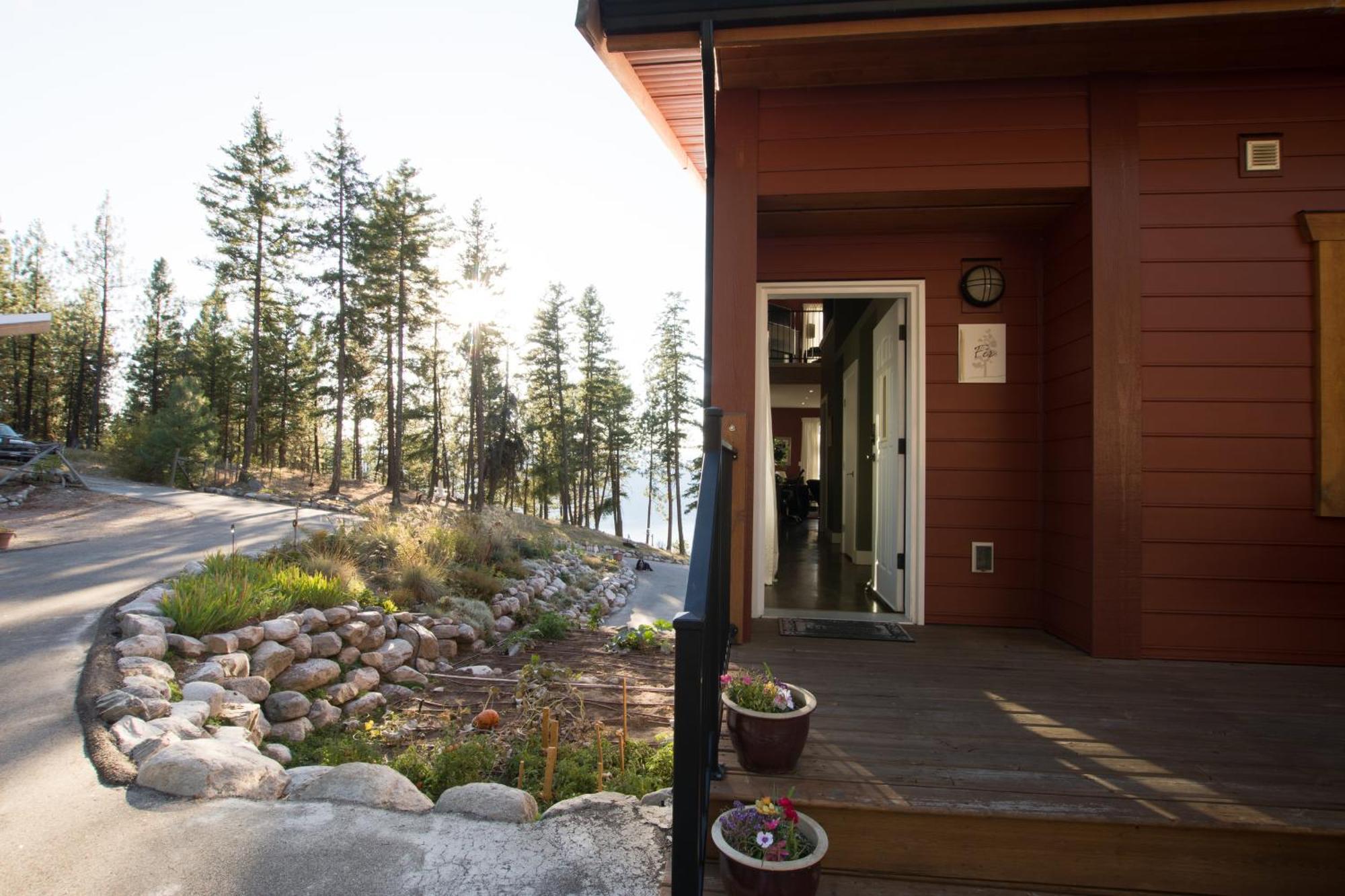 Crooked Tree Guest Suites Penticton Dış mekan fotoğraf