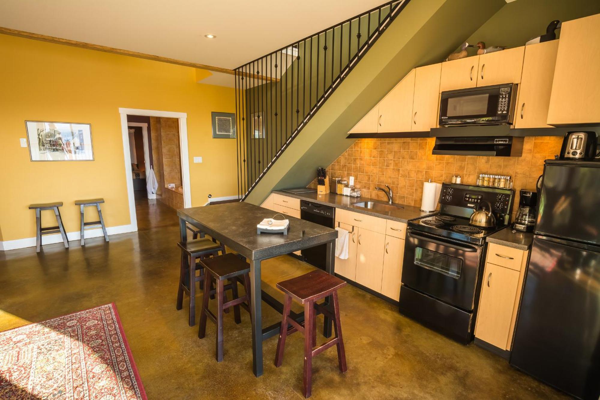 Crooked Tree Guest Suites Penticton Dış mekan fotoğraf