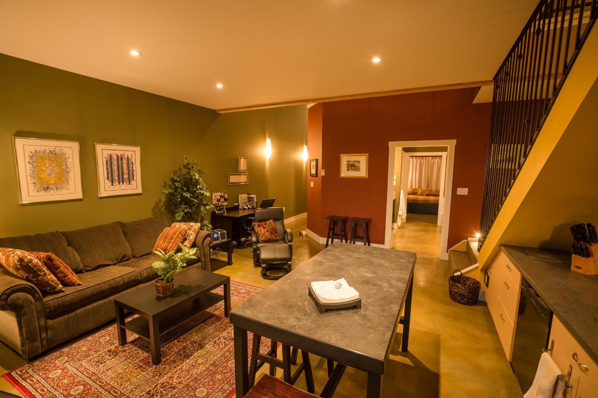 Crooked Tree Guest Suites Penticton Dış mekan fotoğraf